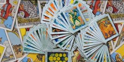 עולם קלפי הטארוט