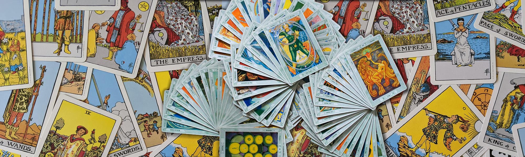 You are currently viewing עולם קלפי הטארוט